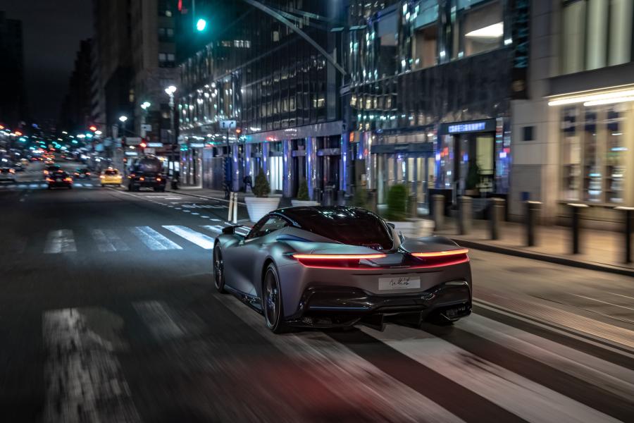  Pininfarina Battista 2019 года  (фото 35 из 55)